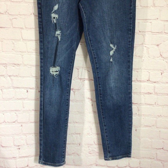 Old Navy Rockstar Distressed Mid-Rise Medium Wash Blue Denim Jeans - Size 6 - Picture 3 of 9